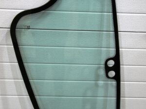 333/J3902 JCB Cab Door Glass JS